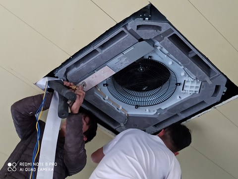 lap-dieu-hoa-am-tran-tại-thanh-hoa